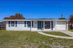 555 Se Airoso Blvd - Photo 1 of 1