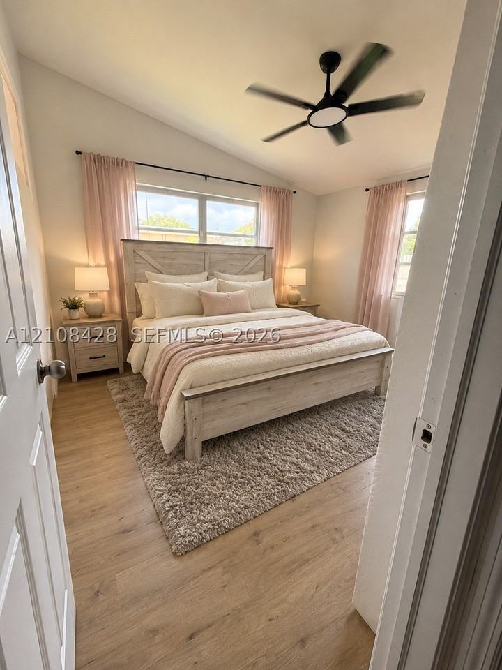 555 Se Airoso Blvd - Photo 7 of 9