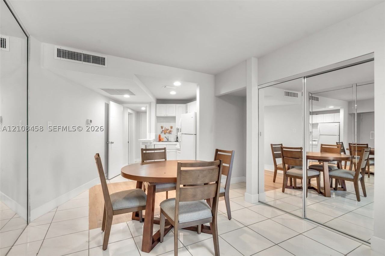 5401 Collins Ave #919B - Photo 5 of 21