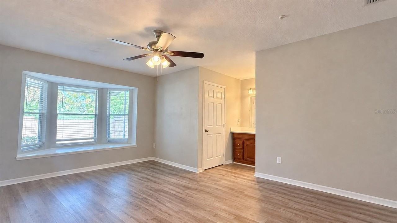 3328 Hamlet Loop - Photo 4 of 24