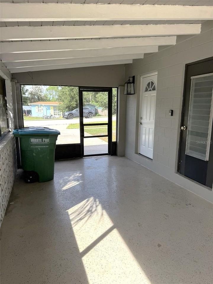 681 N Wellington Dr - Photo 4 of 23