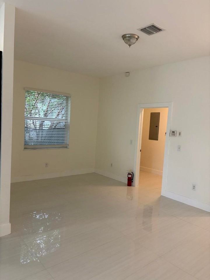 2514 Nw 4th Ct - Photo 4 of 8