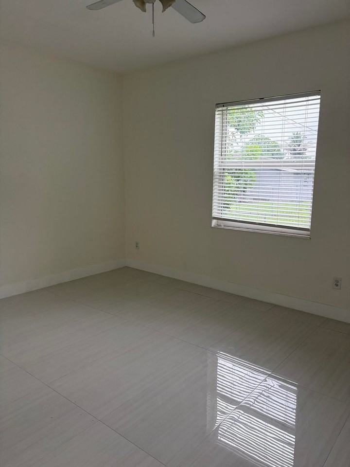 2514 Nw 4th Ct - Photo 5 of 8
