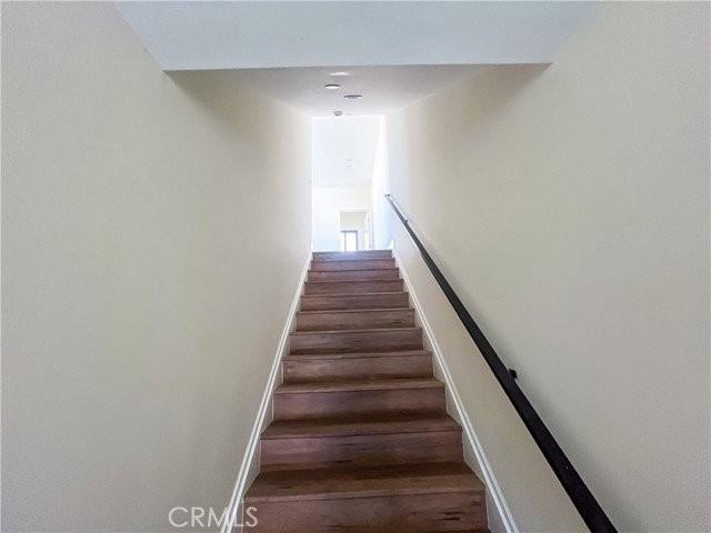 665 W 11th St - Photo 5 of 7