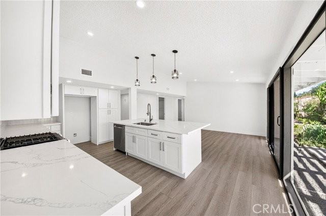 5452 Rockledge Dr - Photo 2 of 8