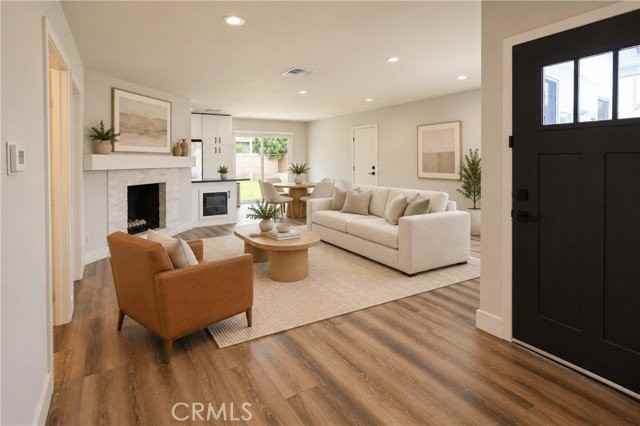 315 University Dr - Photo 3 of 8