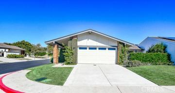 featured image of 2 Sandbar Dr