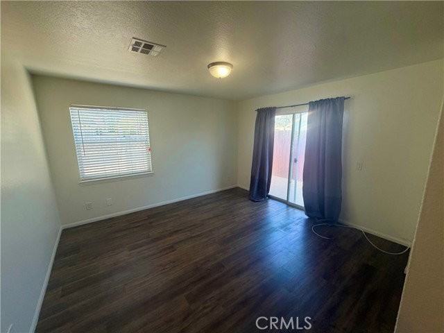 129 E Palmyra Ave - Photo 4 of 8