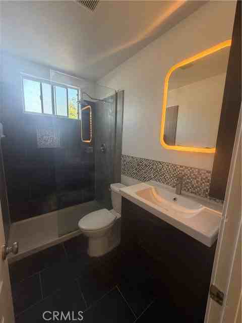 129 E Palmyra Ave - Photo 6 of 8