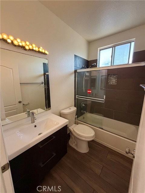 129 E Palmyra Ave - Photo 7 of 8