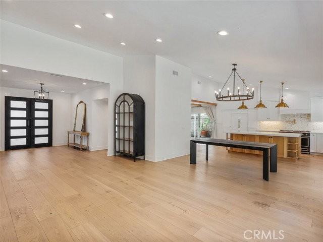 4289 Aleman Dr - Photo 3 of 8