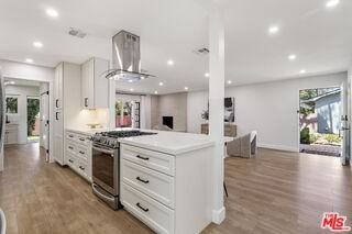24022 Vanowen St - Photo 7 of 8