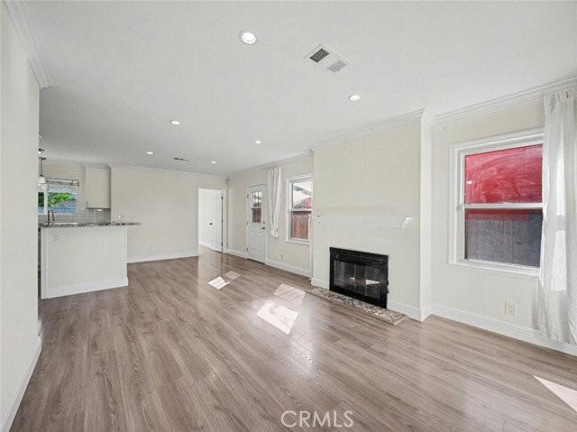 8130 Radford Ave - Photo 4 of 8