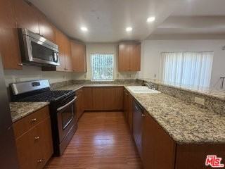 15024 Magnolia Blvd #101 - Photo 4 of 8
