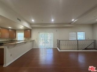15024 Magnolia Blvd #101 - Photo 6 of 8