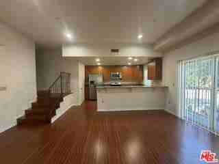 15024 Magnolia Blvd #101 - Photo 7 of 8
