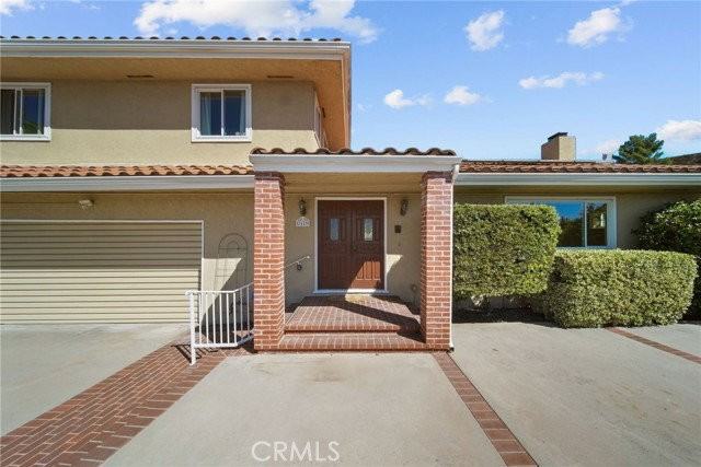 2420 Delisle Ct - Photo 2 of 8