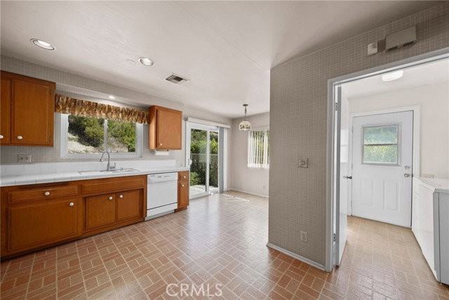 2420 Delisle Ct - Photo 7 of 8
