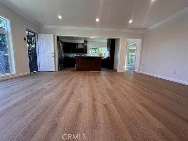 725 Longden Dr - Photo 3 of 7