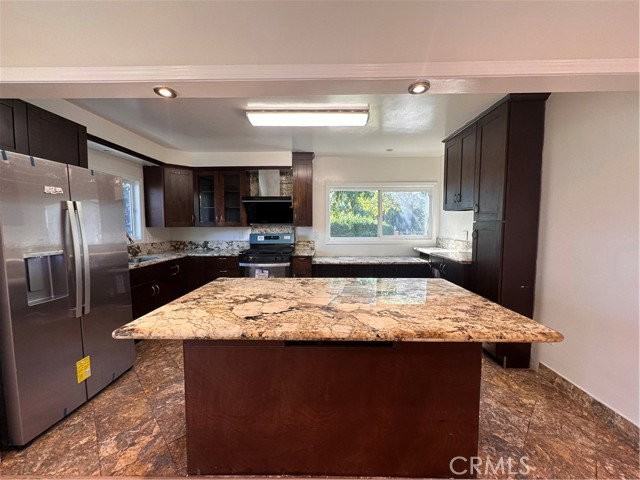725 Longden Dr - Photo 4 of 7