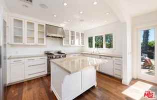 featured image of 2101 Navy St