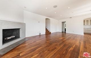2101 Navy St - Photo 3 of 8
