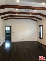 2912 S Beverly Dr - Photo 4 of 8