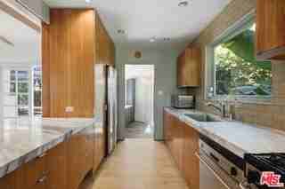 8618 Appian Way - Photo 4 of 7
