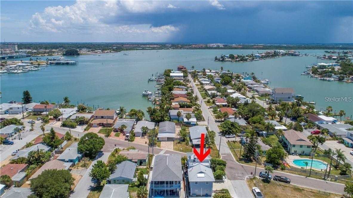 14500 N Bayshore Dr - Photo 2 of 50
