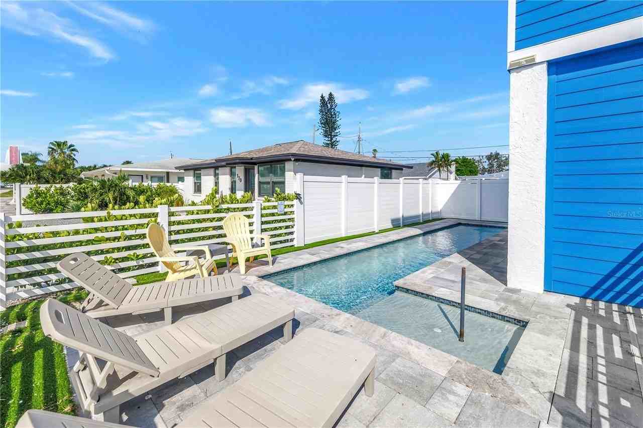 14500 N Bayshore Dr - Photo 6 of 50