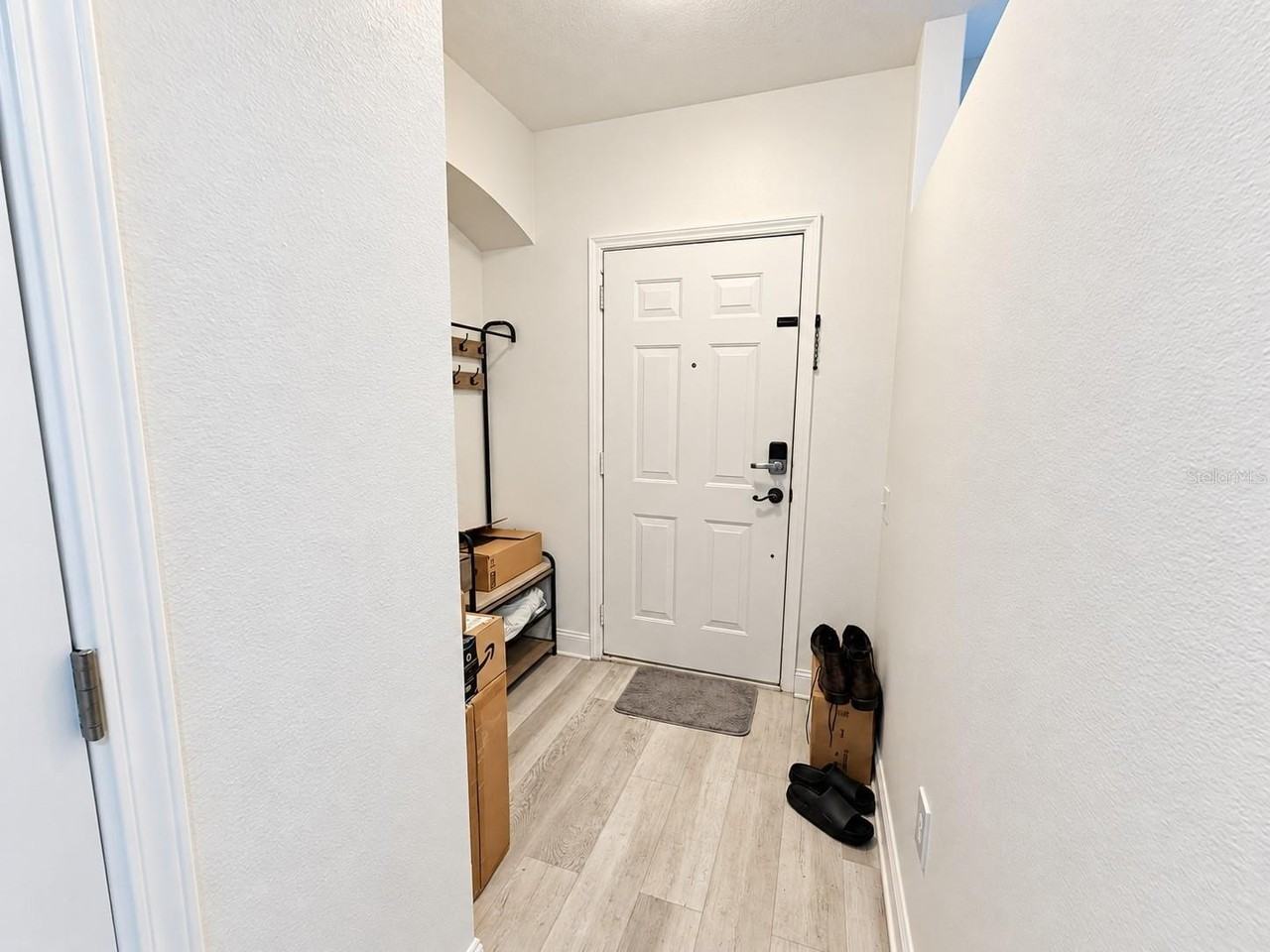 2334 Lake Woodberry Cir - Photo 4 of 30