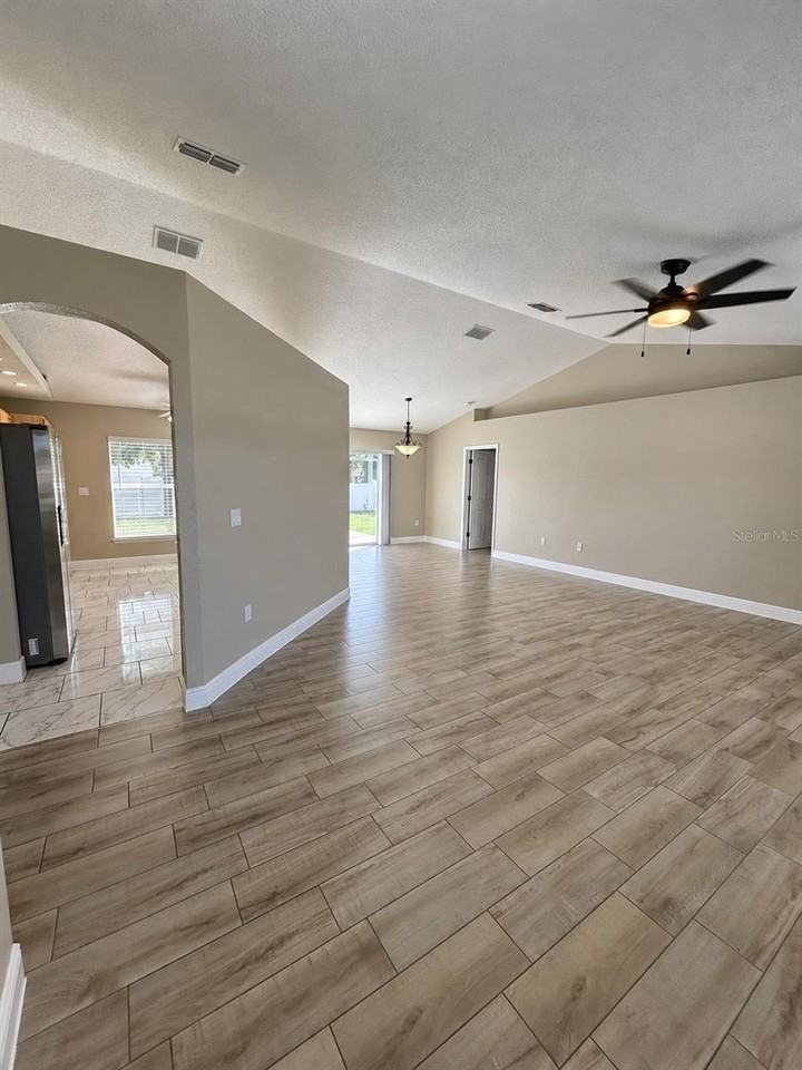 10500 Timbercrest Rd - Photo 2 of 19