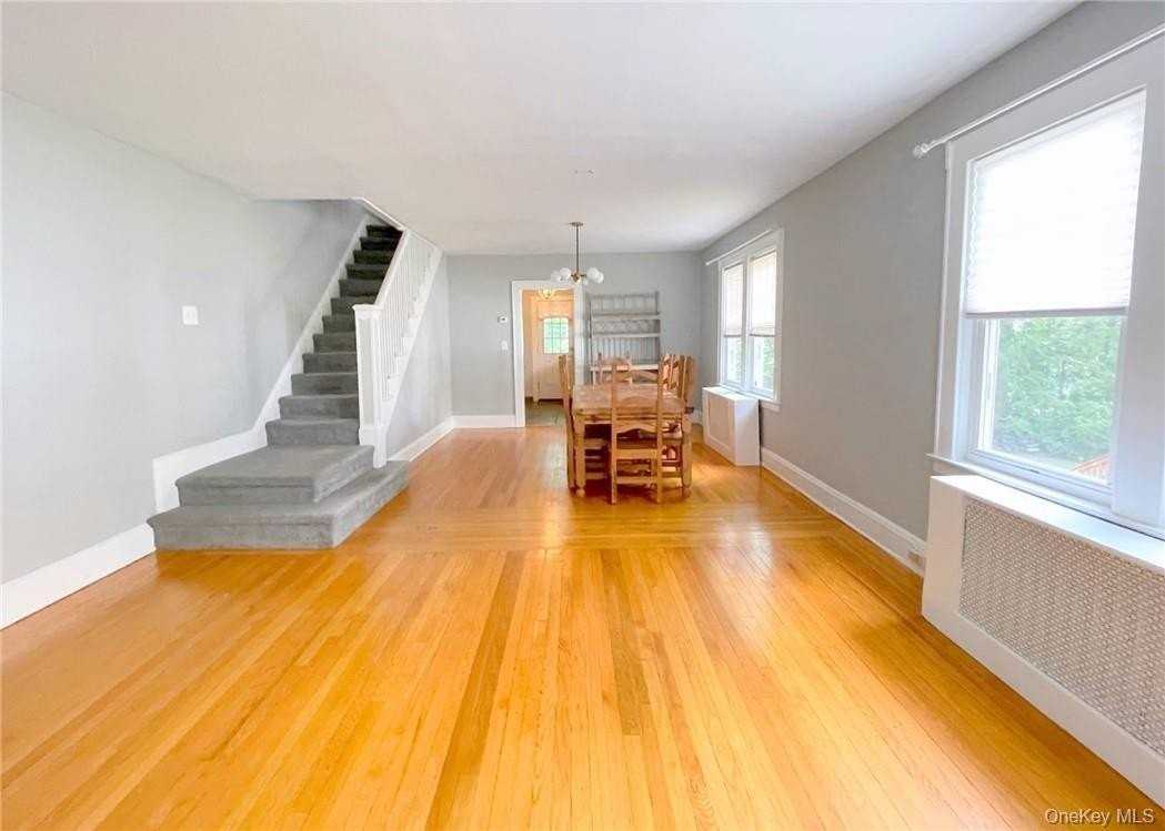 306 Soundview Ave - Photo 6 of 23