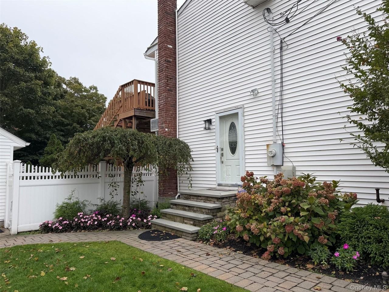171 Huber Ave - Photo 2 of 10