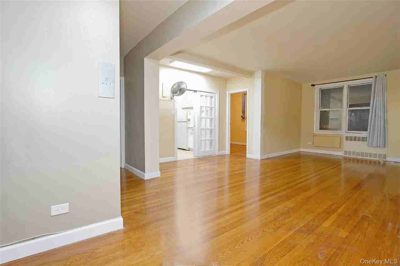 6345 Saunders St #3G - Photo 4 of 12