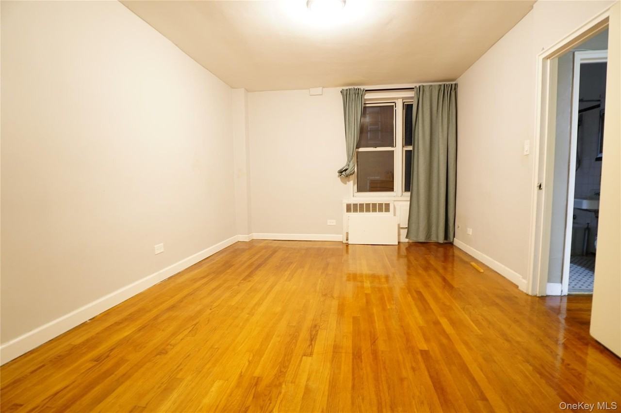 6345 Saunders St #3G - Photo 6 of 12