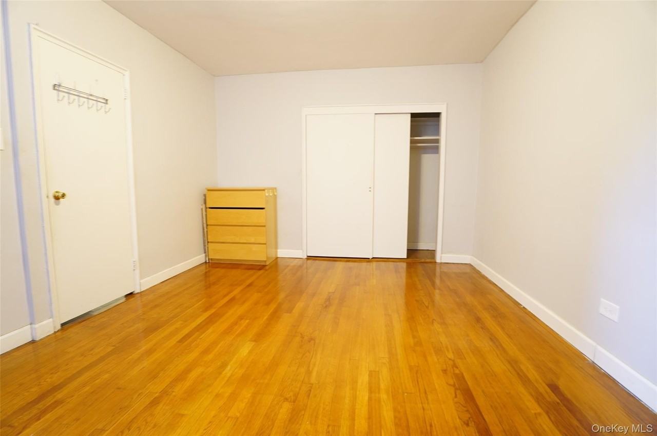 6345 Saunders St #3G - Photo 7 of 12