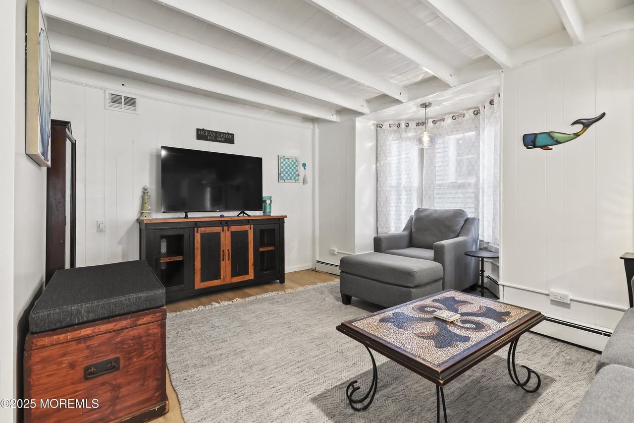 9 Pitman Ave - Photo 5 of 41