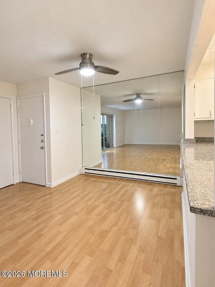 121 Lexington Ct - Photo 2 of 29