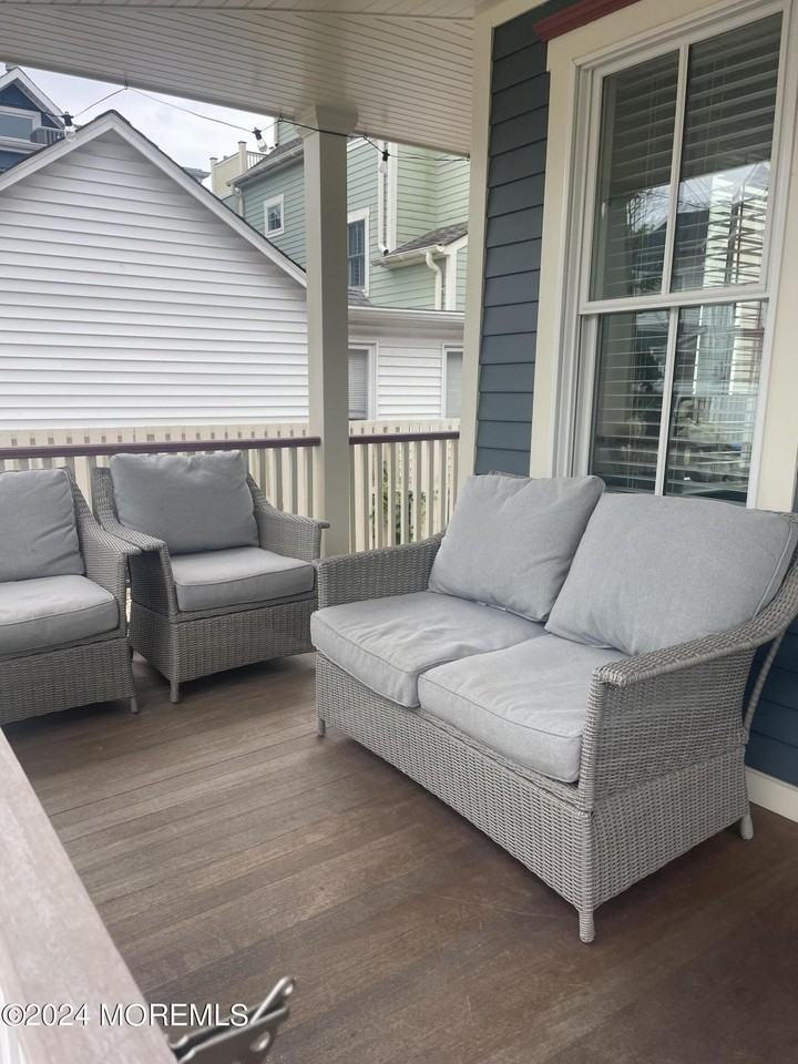 64 Abbott Ave - Photo 2 of 19