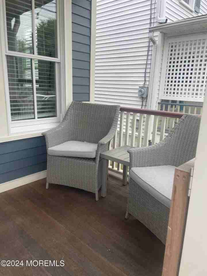 64 Abbott Ave - Photo 3 of 19