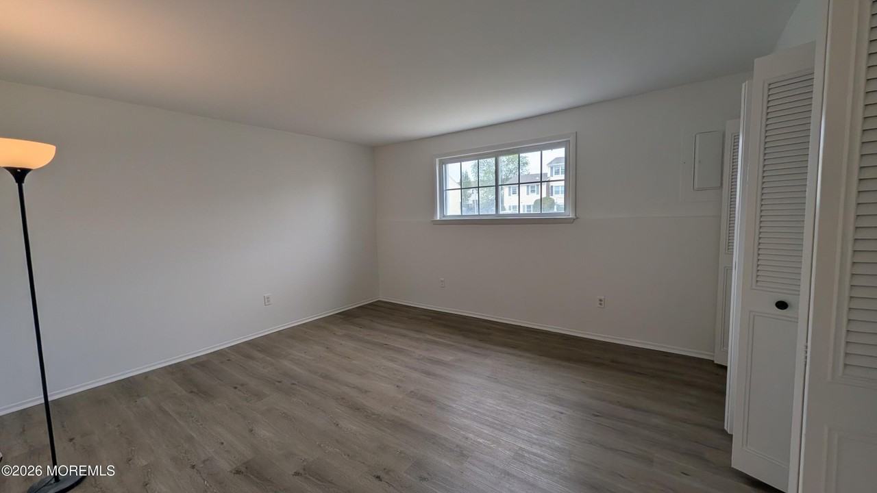 216 Sawmill Rd - Photo 5 of 8