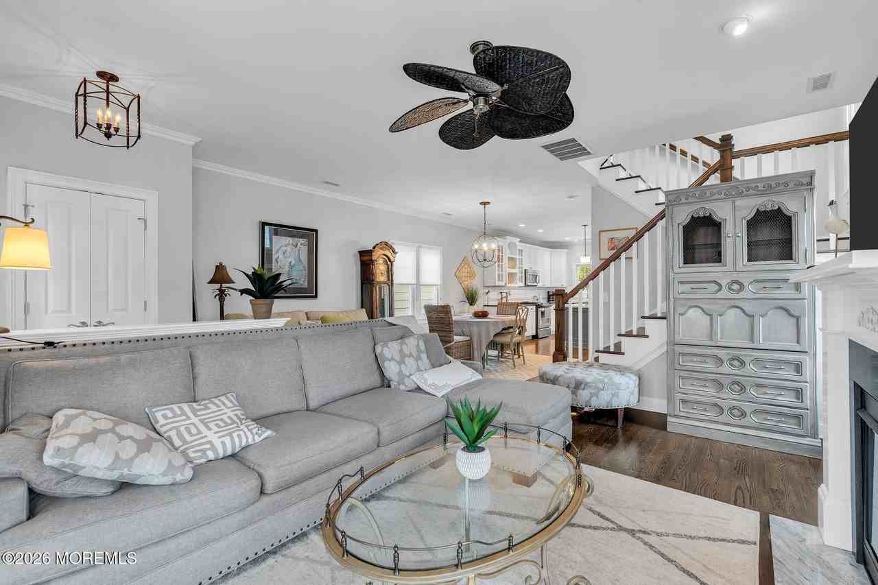 1902 Snyder Ave - Photo 7 of 39