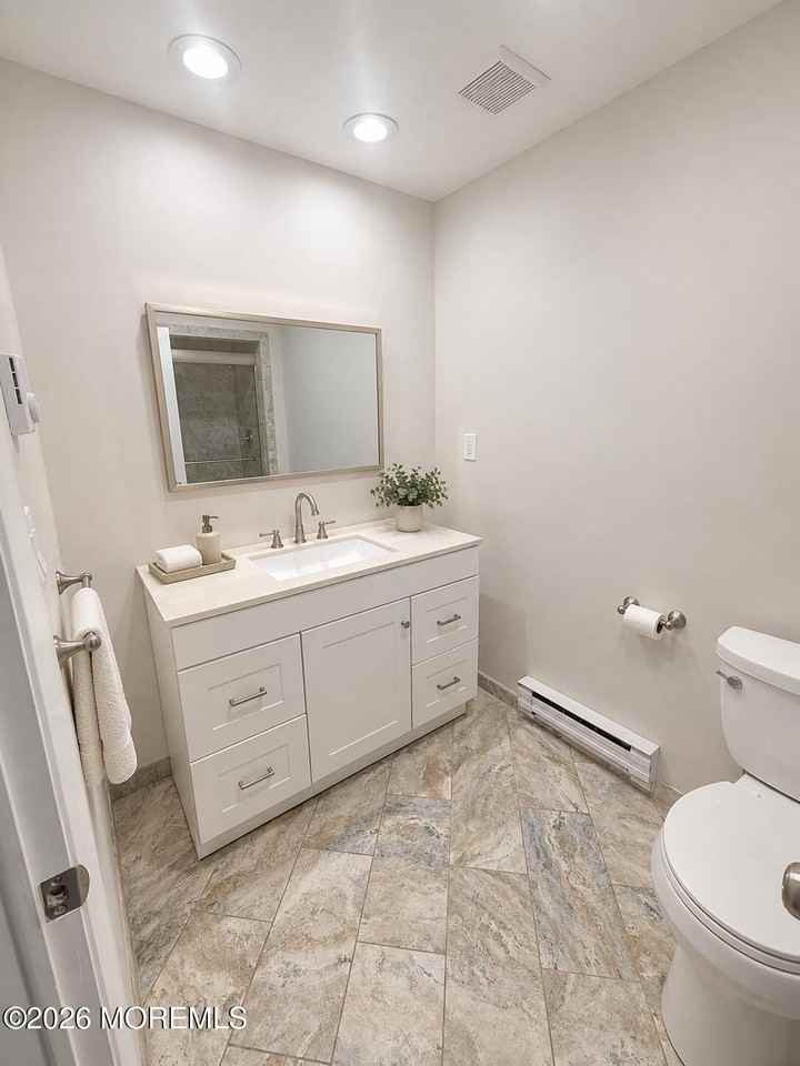 35 Amberly Dr #J - Photo 5 of 14