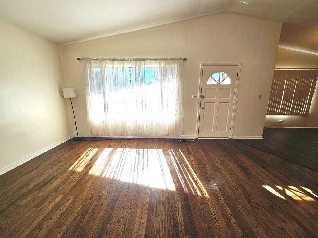 8522 W Normal Ave - Photo 4 of 35