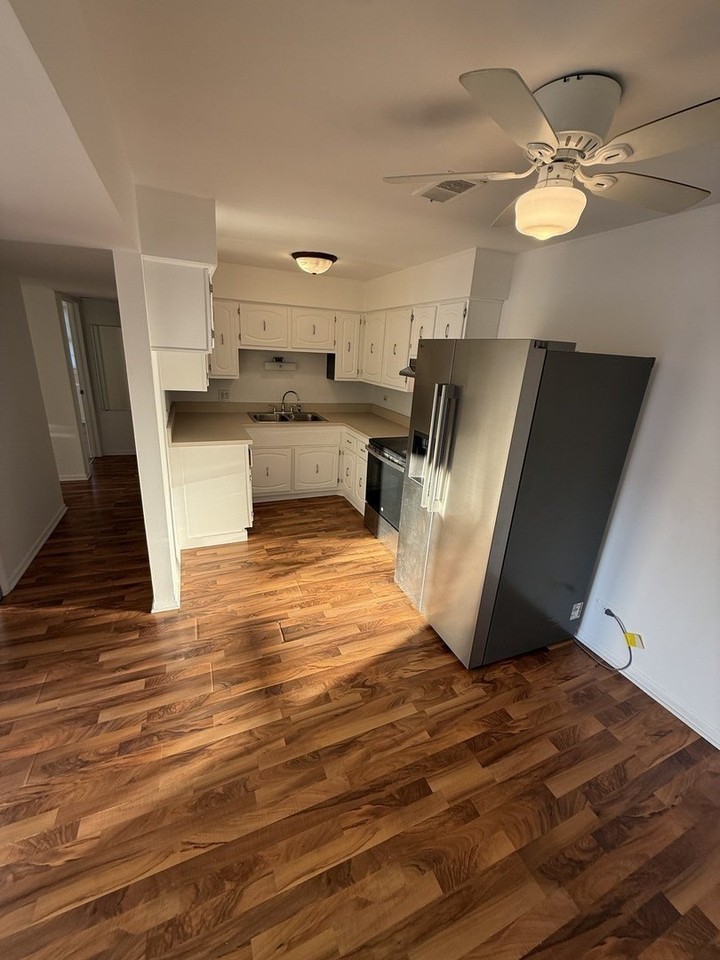6115 W 94th St #C2 - Photo 5 of 20