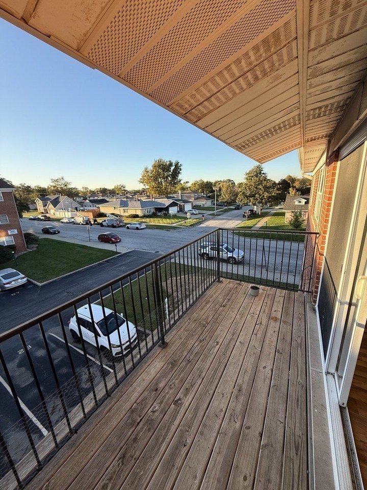 6115 W 94th St #C2 - Photo 7 of 20