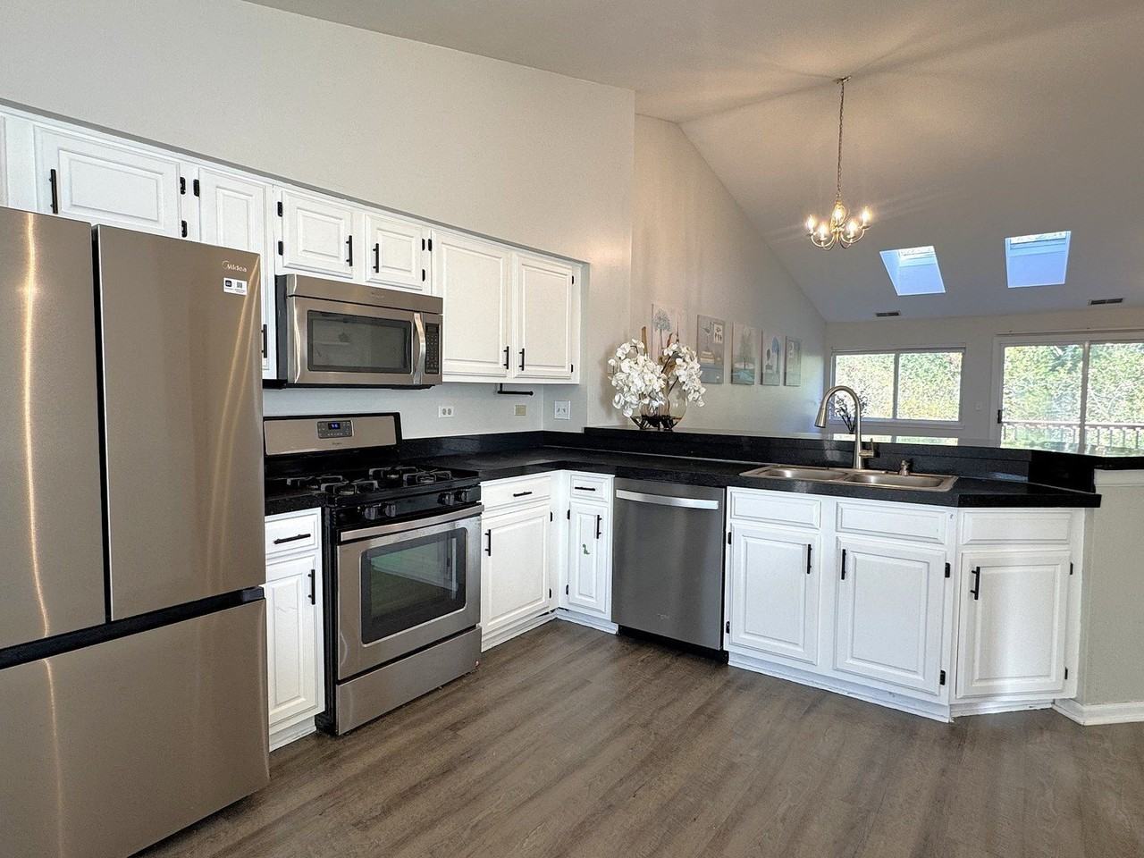 8249 Ripple Rdg - Photo 4 of 15