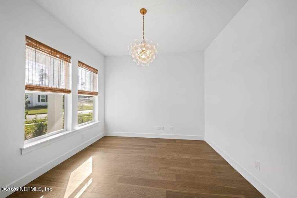 215 Pine Grove Pt - Photo 3 of 50