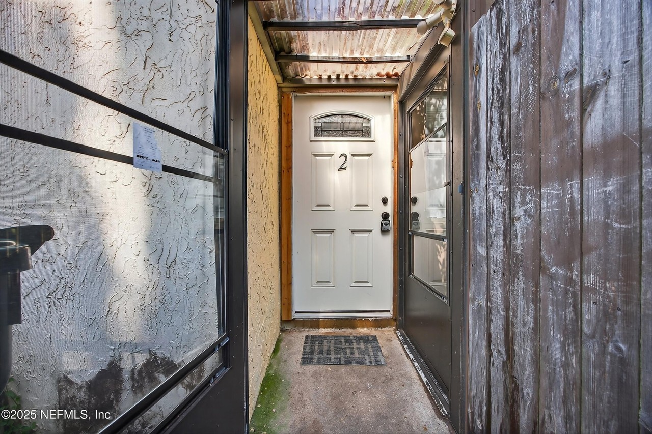 10711 Whispering Woods Pl #2 - Photo 4 of 32